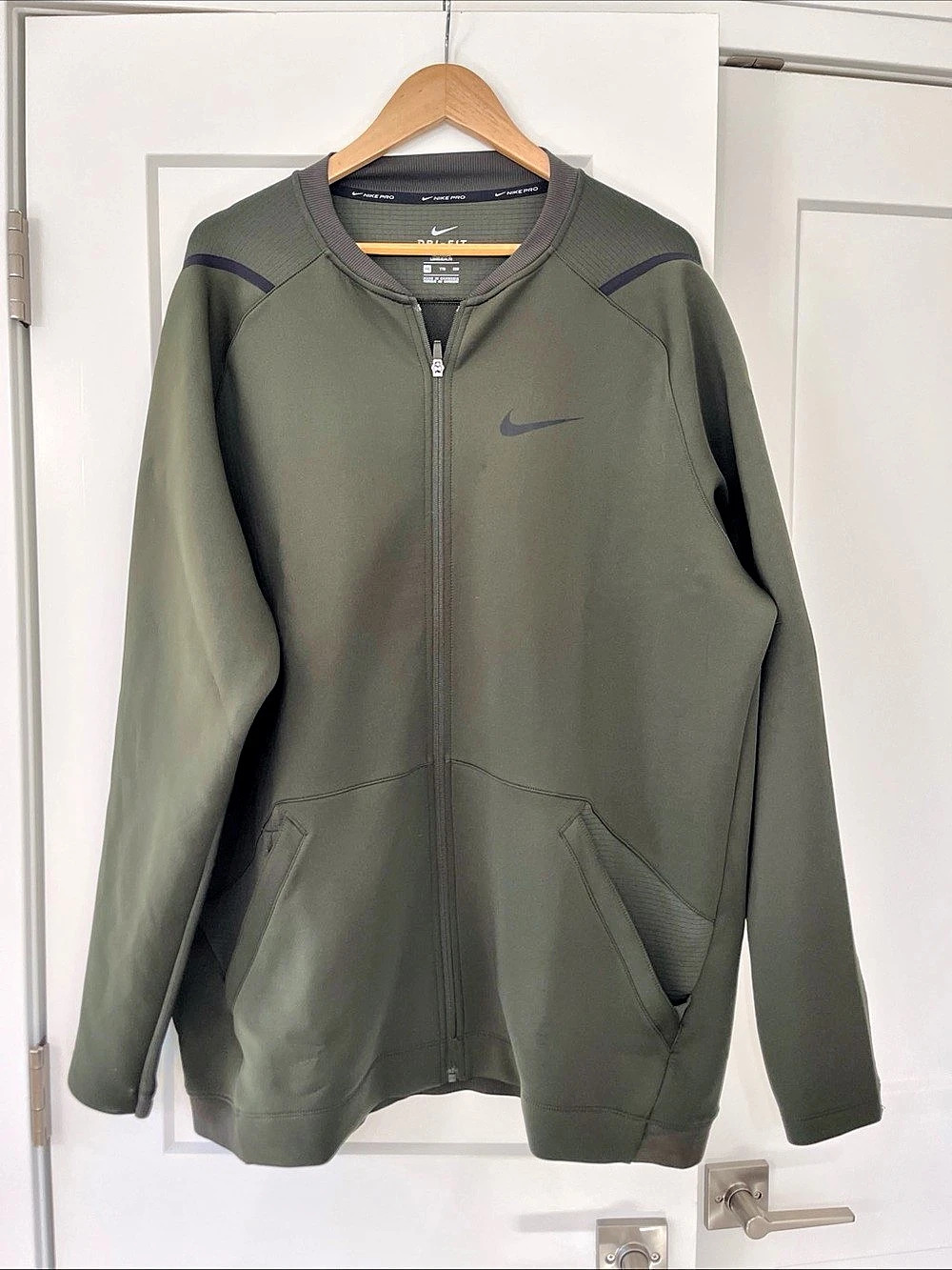 Nike Dri-FIT Jacket in Green Size XXL Like New